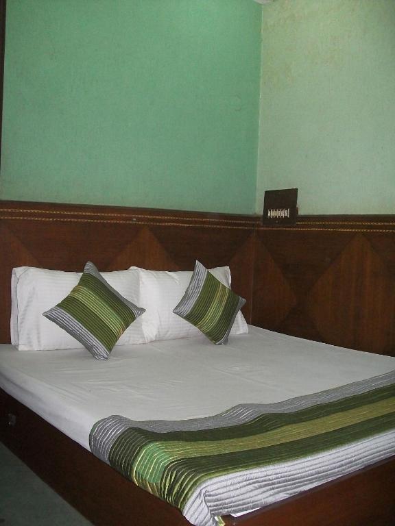 Anmol Hotel Delhi  Room photo