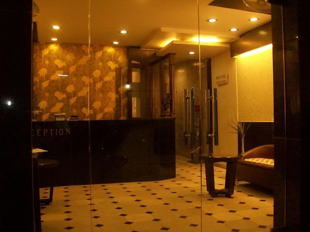Anmol Hotel Delhi  Exterior photo